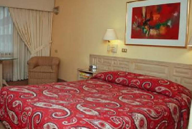 Hotel Maria Angola Lima Zewnętrze zdjęcie